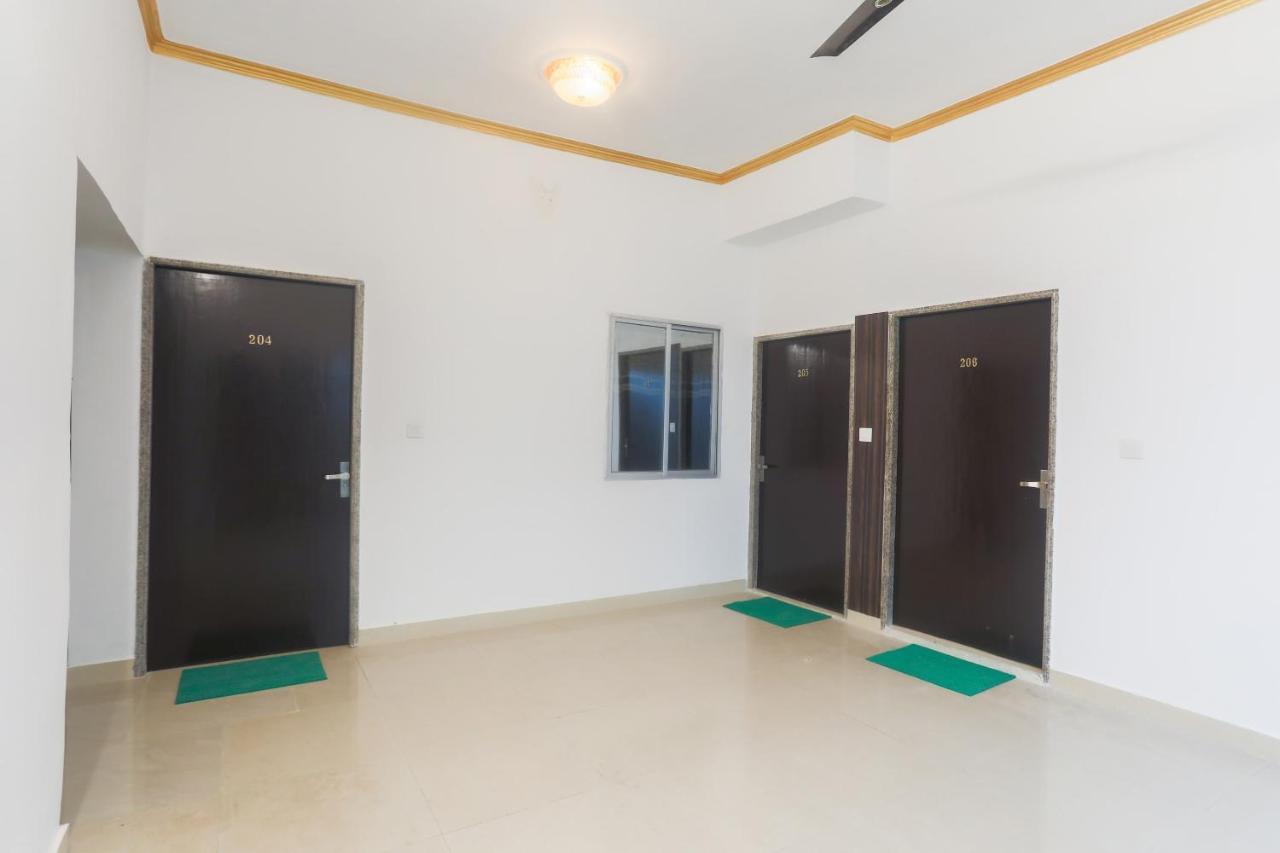 Oyo 45552 Central Hotel Khadzsuráhó Kültér fotó