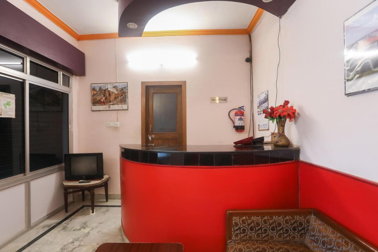 Oyo 45552 Central Hotel Khadzsuráhó Kültér fotó